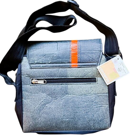 Conserve India Handmade Recycled Plastic HRP Zippered Crossbody Bag Gray NWT - Picture 6 of 10